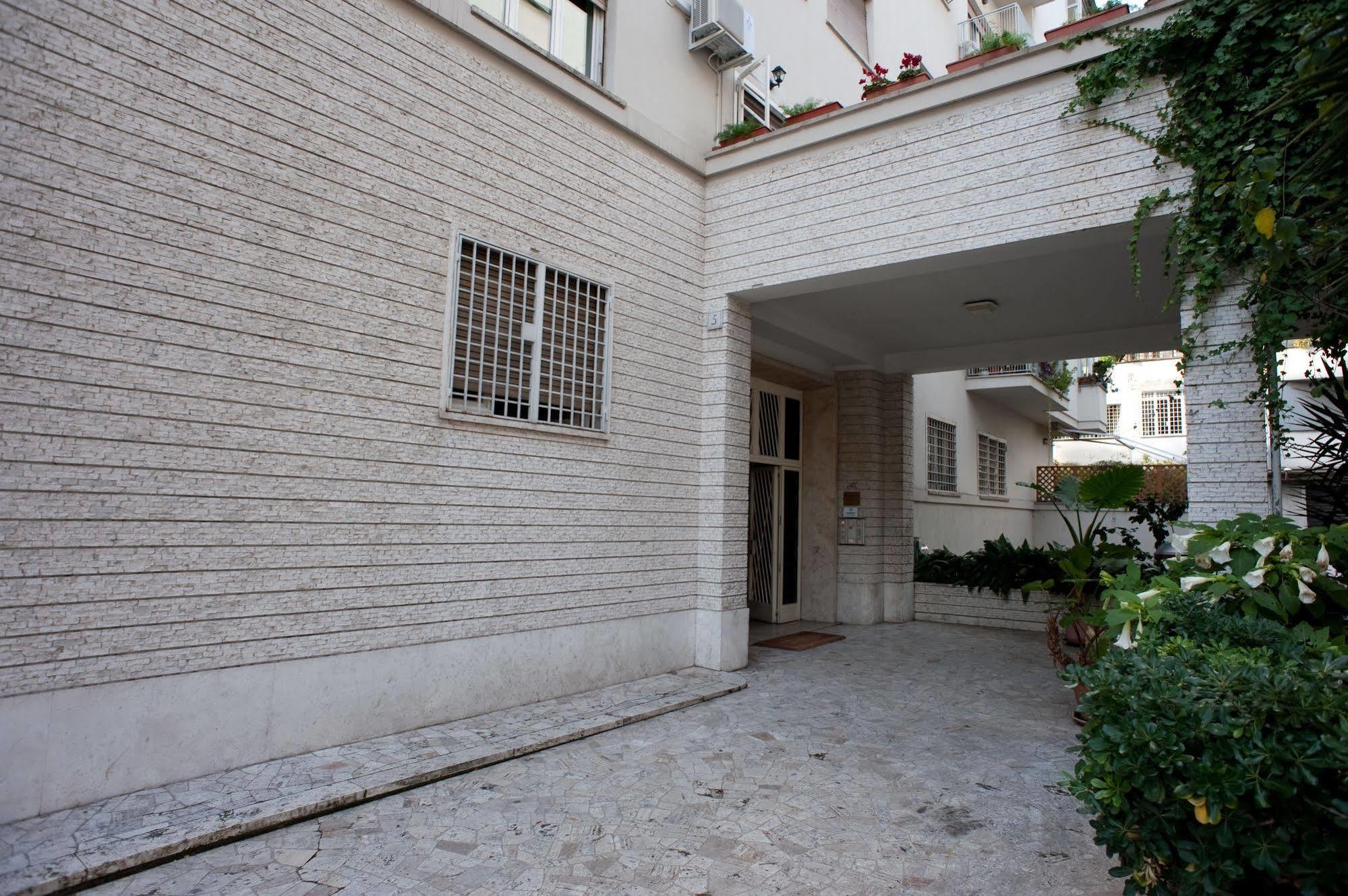 Anastasio II Bed & Breakfast Рим Экстерьер фото