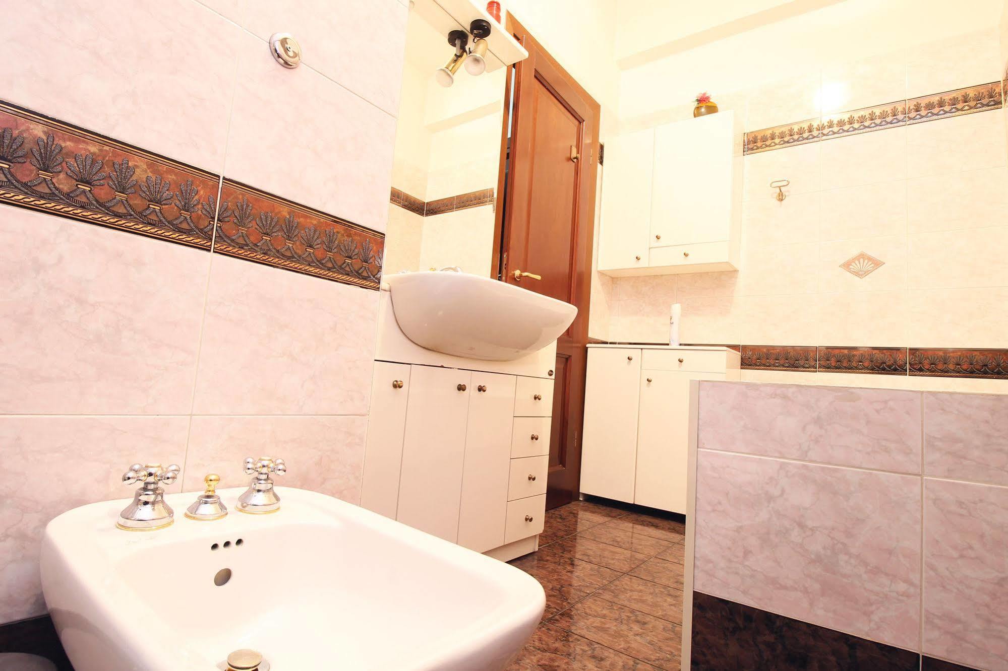 Anastasio II Bed & Breakfast Рим Экстерьер фото